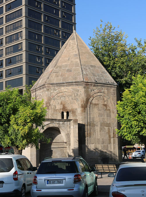 Hasbek Kadı Kümbeti